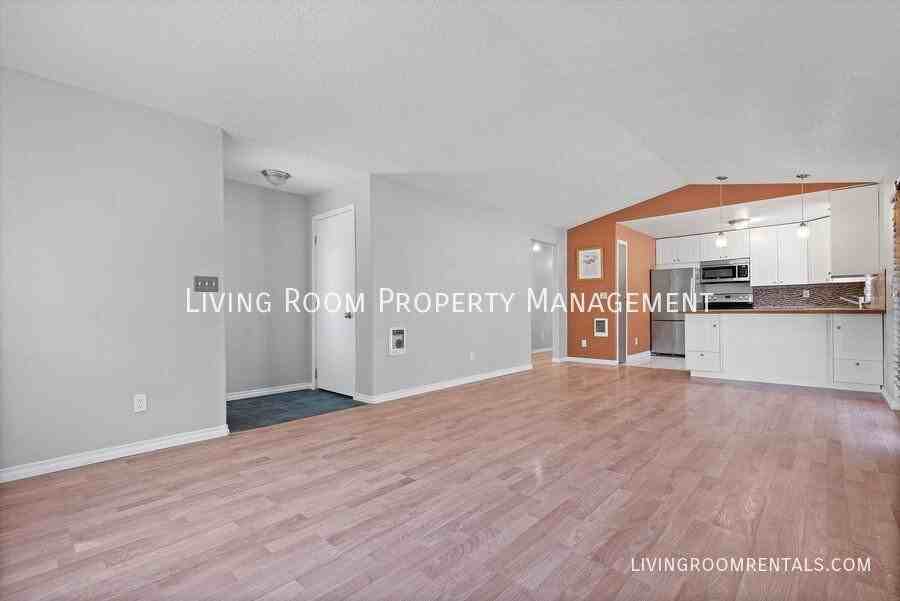 1318 Ne Rosa Parks Way - Photo 7 of 25