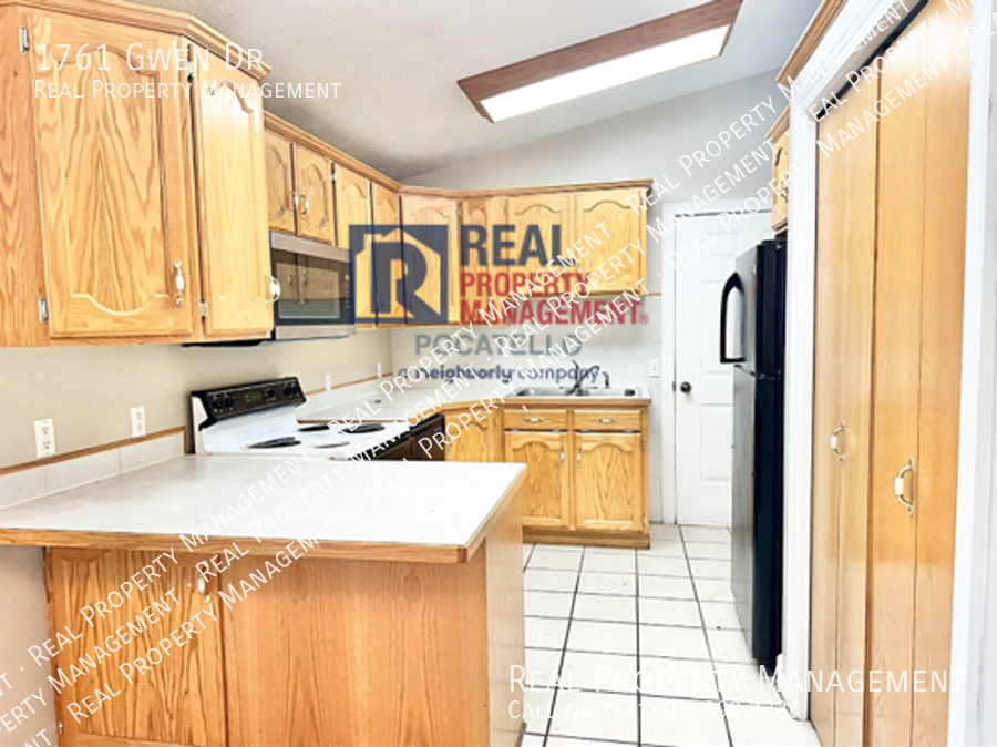 1761 Gwen Dr - Photo 4 of 29