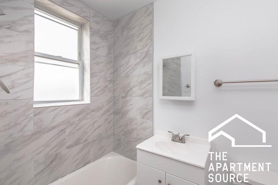 5011 W Cermak Rd #15 - Photo 4 of 7
