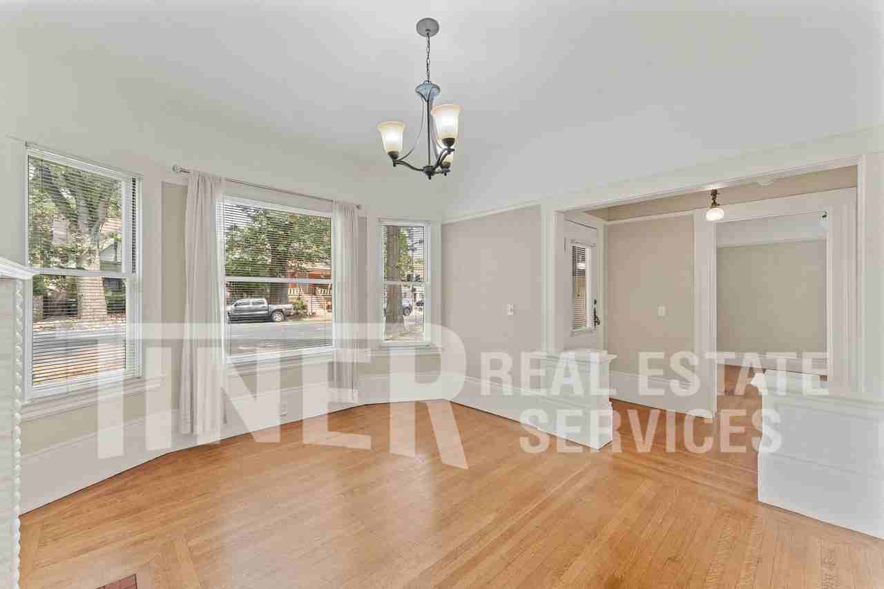 2726 H St - Photo 7 of 25