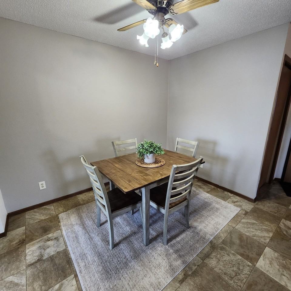 2052 15th St N #10 - Photo 5 of 23