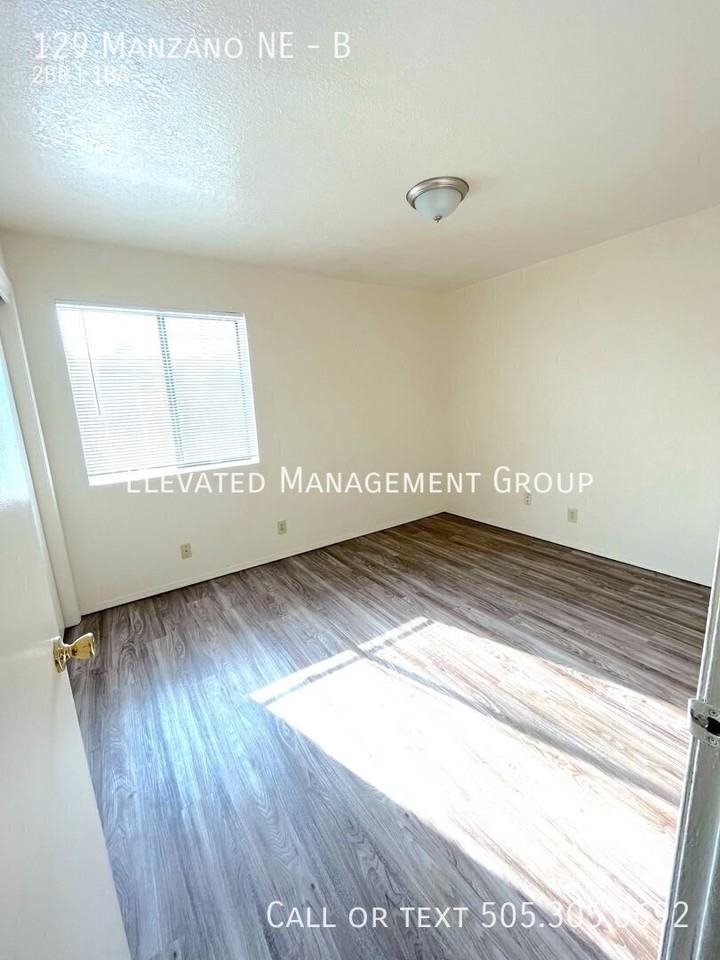 129 Manzano St Ne #B - Photo 2 of 6