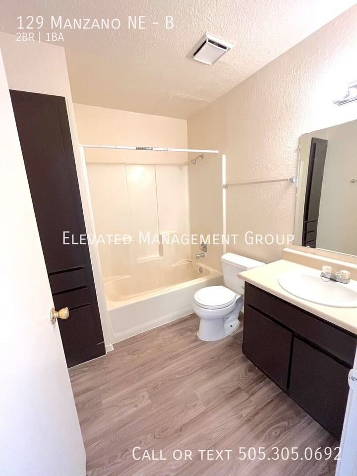 129 Manzano St Ne #B - Photo 6 of 6