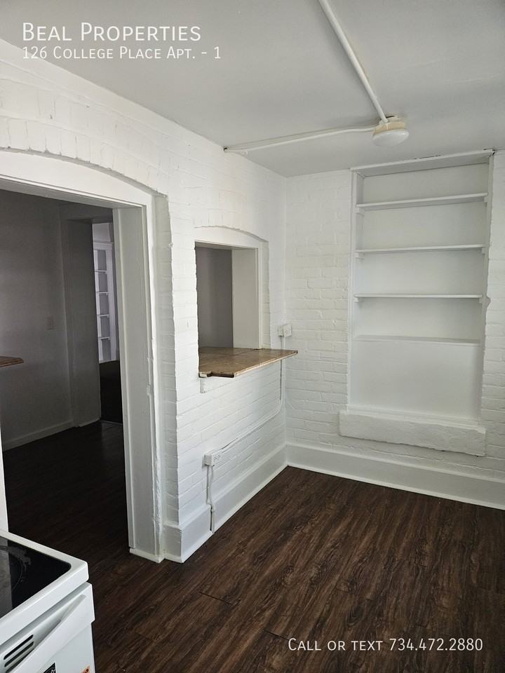 126 College Pl #1 - Photo 6 of 18