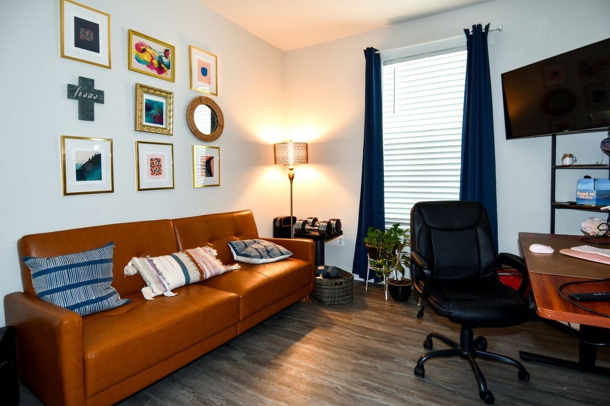 1412 Becknel Ave - Photo 3 of 11