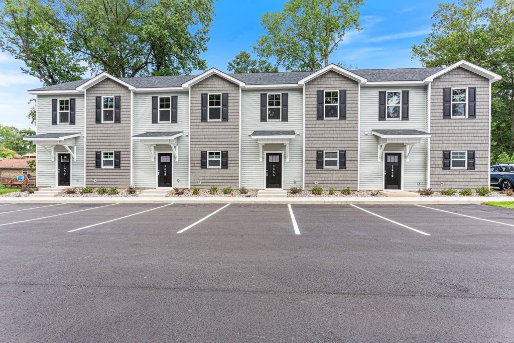 1620 MacIntosh Drive, Unit 1620 - Photo 3 of 10