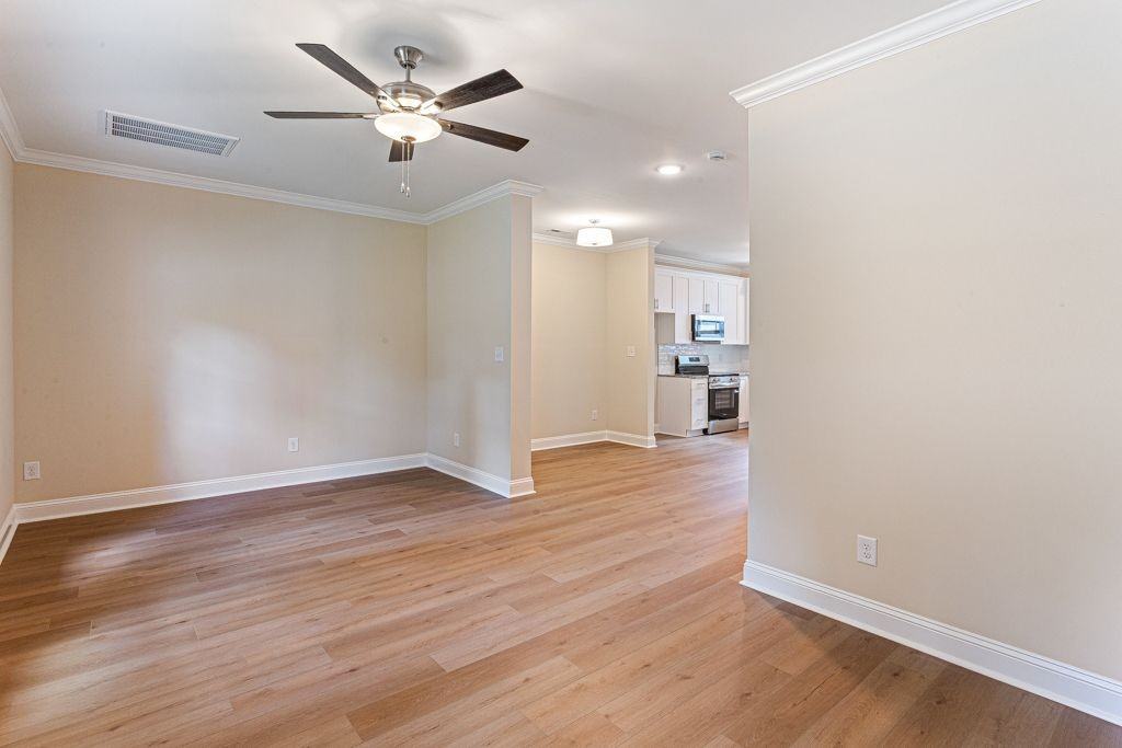 1620 MacIntosh Drive, Unit 1620 - Photo 7 of 10