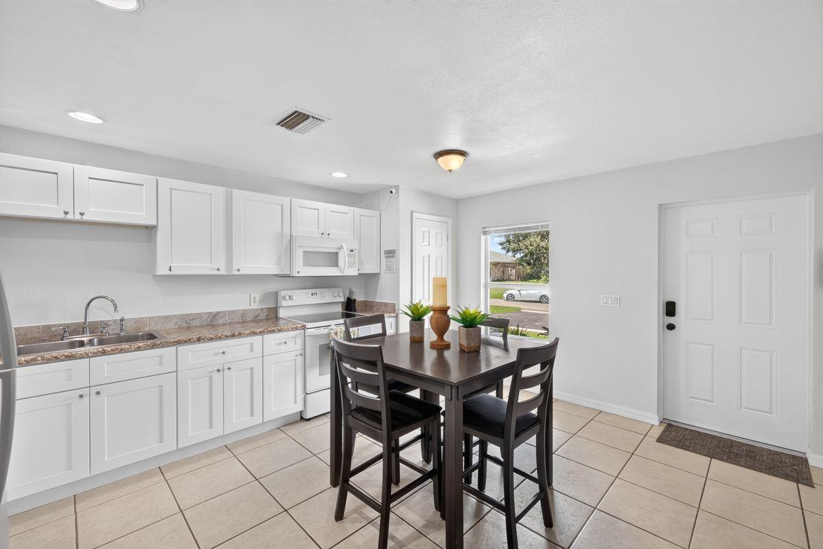 217 Ichabod Ave - Photo 4 of 16
