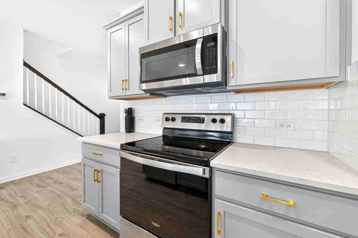 11012 Pagebrook Ln - Photo 3 of 20