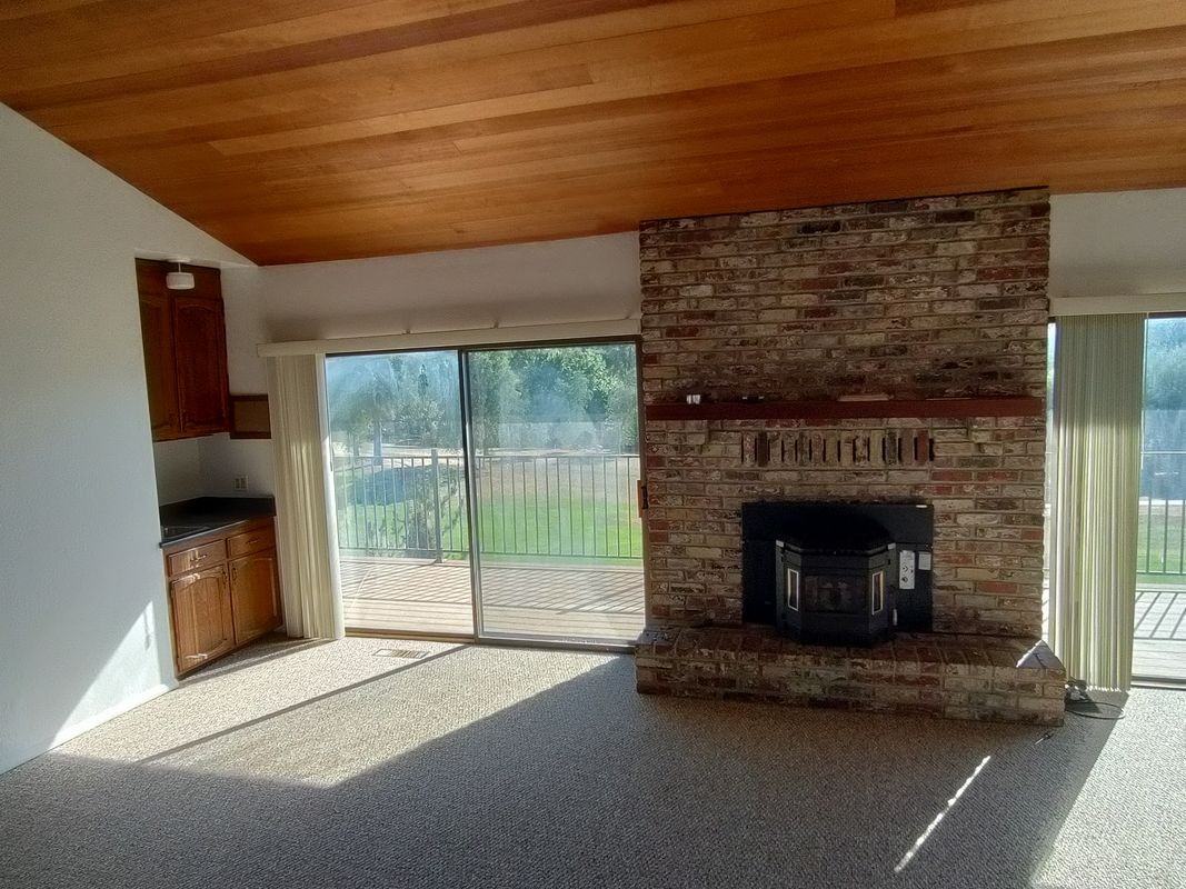 18635 Jayhawk Dr - Photo 3 of 5