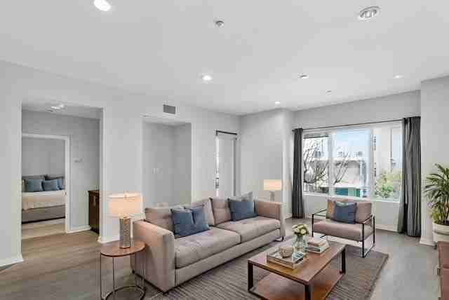 21 Gramercy ##219 - Photo 4 of 23