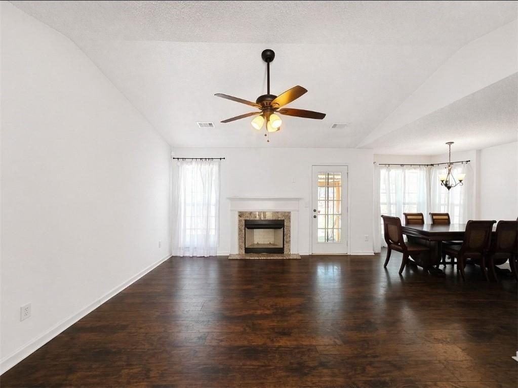 245 Crofton Rdg - Photo 5 of 23