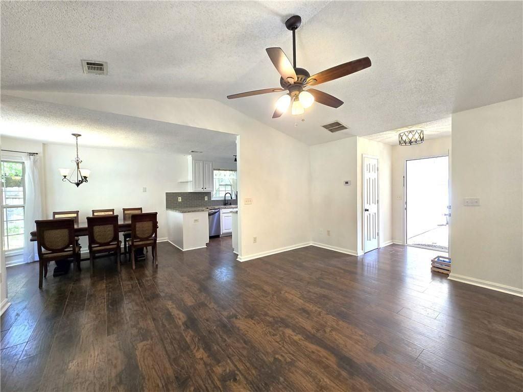 245 Crofton Rdg - Photo 6 of 23