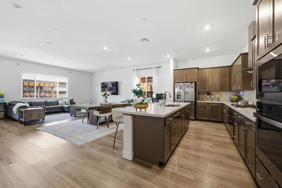 2013 Santos St - Photo 3 of 21