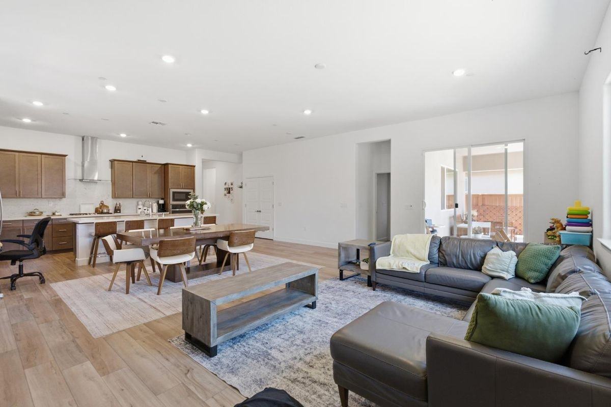 2013 Santos St - Photo 7 of 21