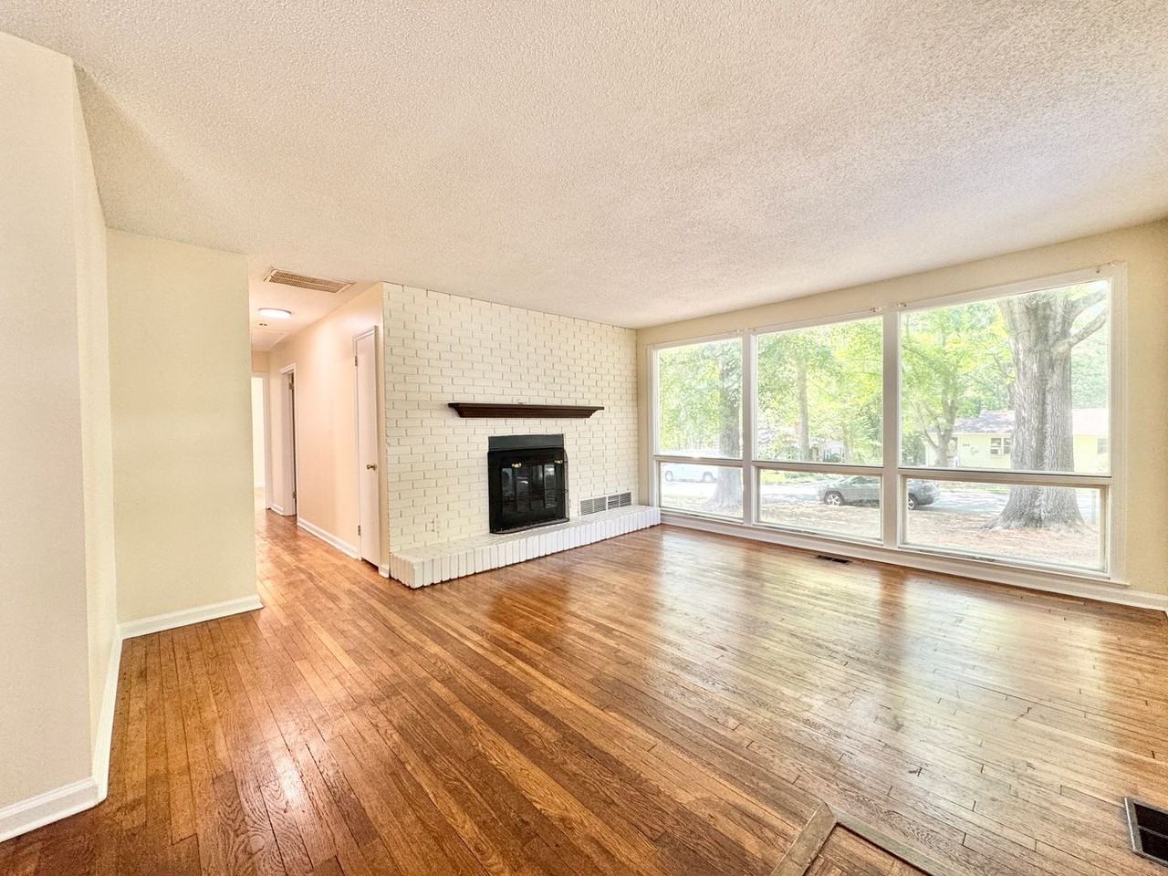505 Crestwood Dr - Photo 3 of 22