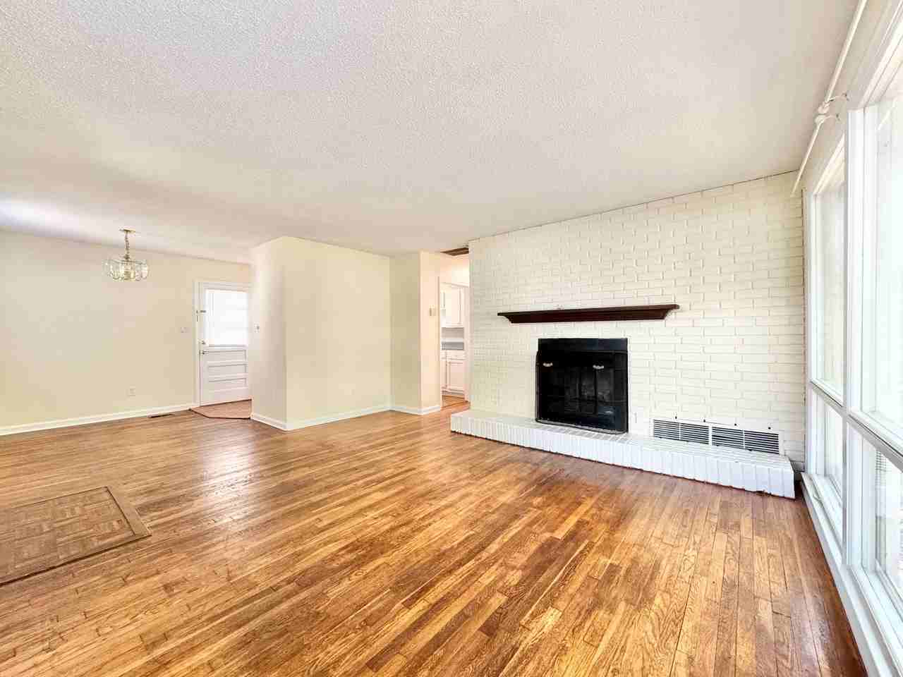 505 Crestwood Dr - Photo 4 of 22
