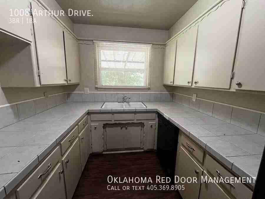 1008 Arthur Dr - Photo 4 of 28