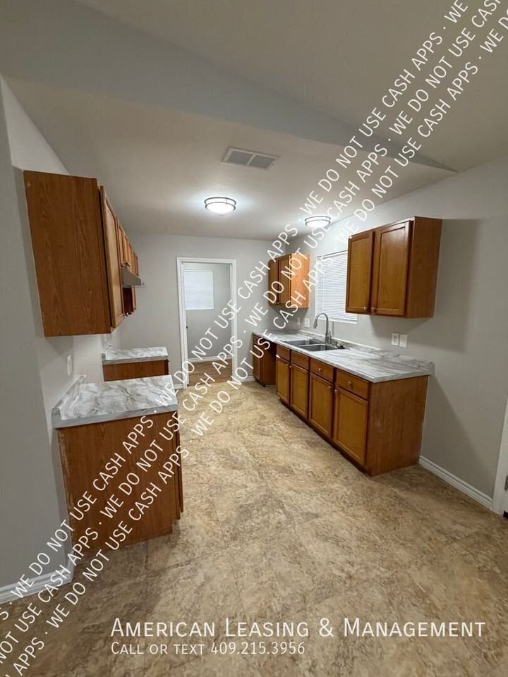 502 Glenwood - Photo 3 of 6