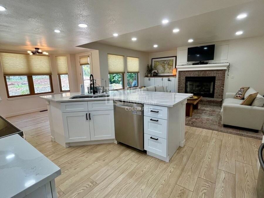 5785 S Bahama Cir E - Photo 6 of 37
