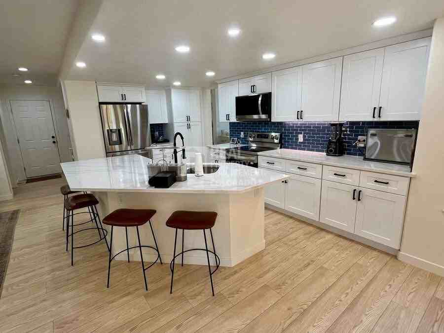 5785 S Bahama Cir E - Photo 7 of 37