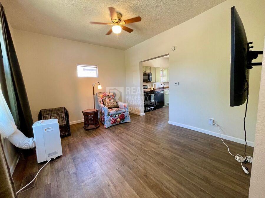 902 W Cucharras St - Photo 7 of 19