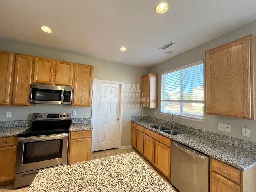 848 Sagebrush Dr - Photo 2 of 13