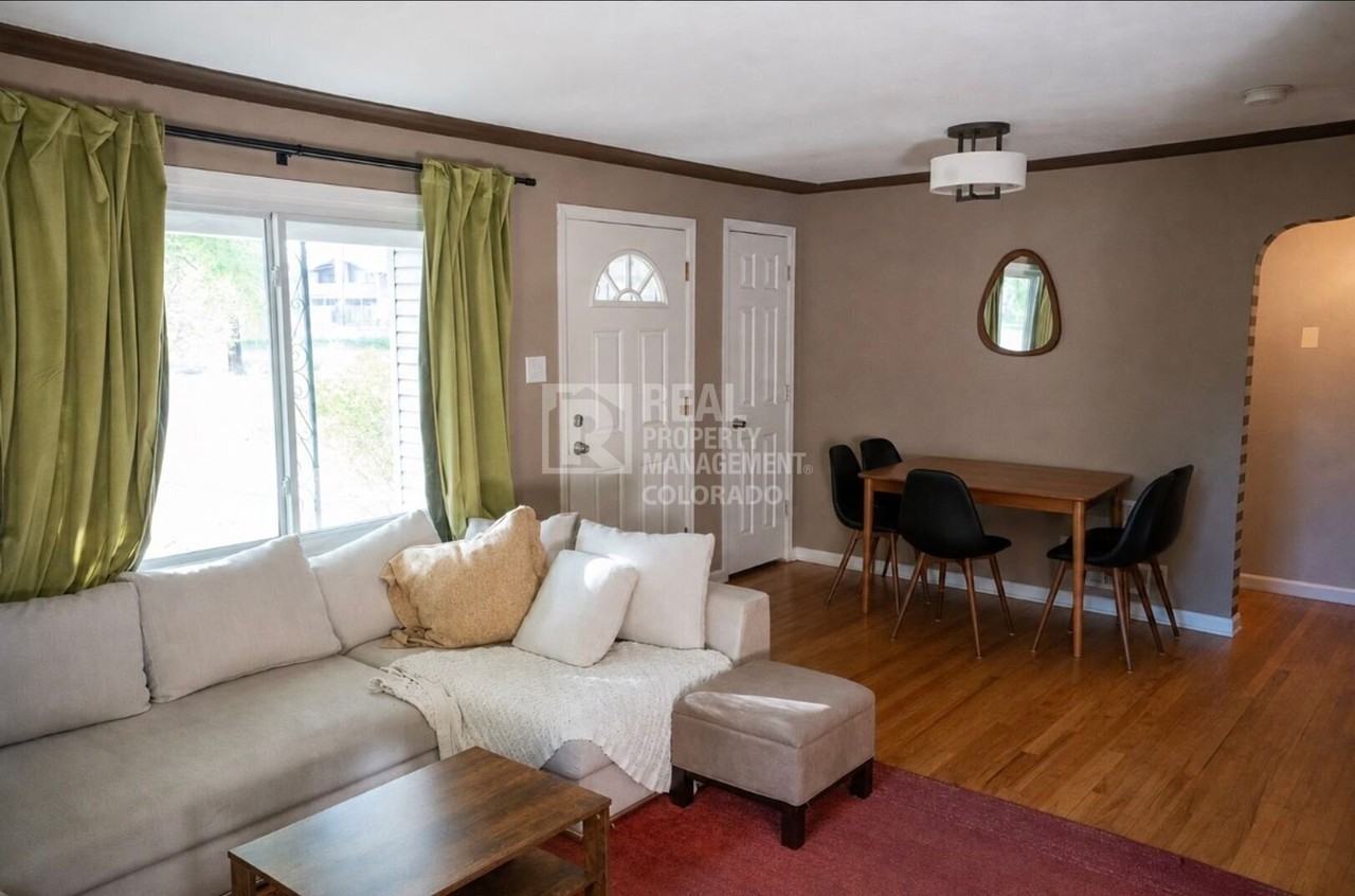 2410 Pierce St - Photo 4 of 14