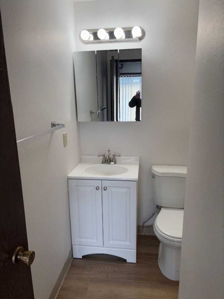 $1,075 / 2br - Photo 3 of 11