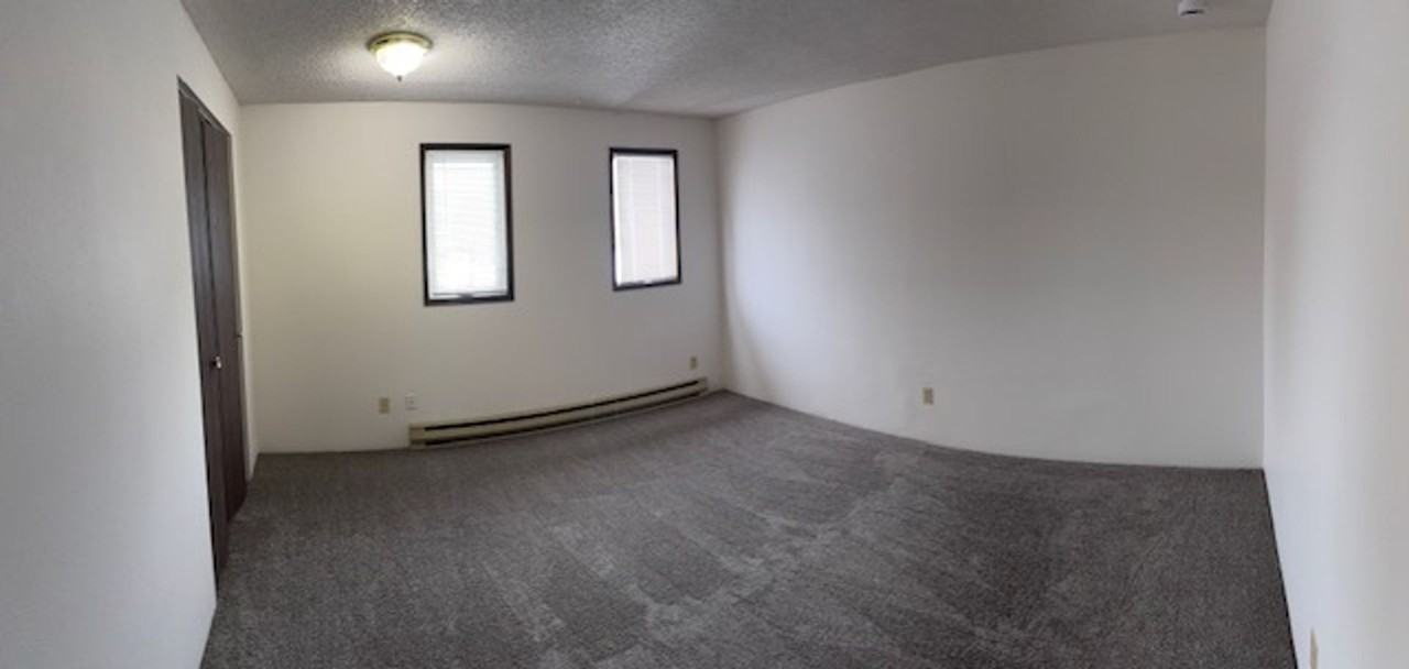 $1,075 / 2br - Photo 7 of 11