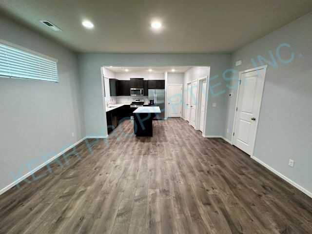 17124 Se Crossroads Ave - Photo 5 of 24