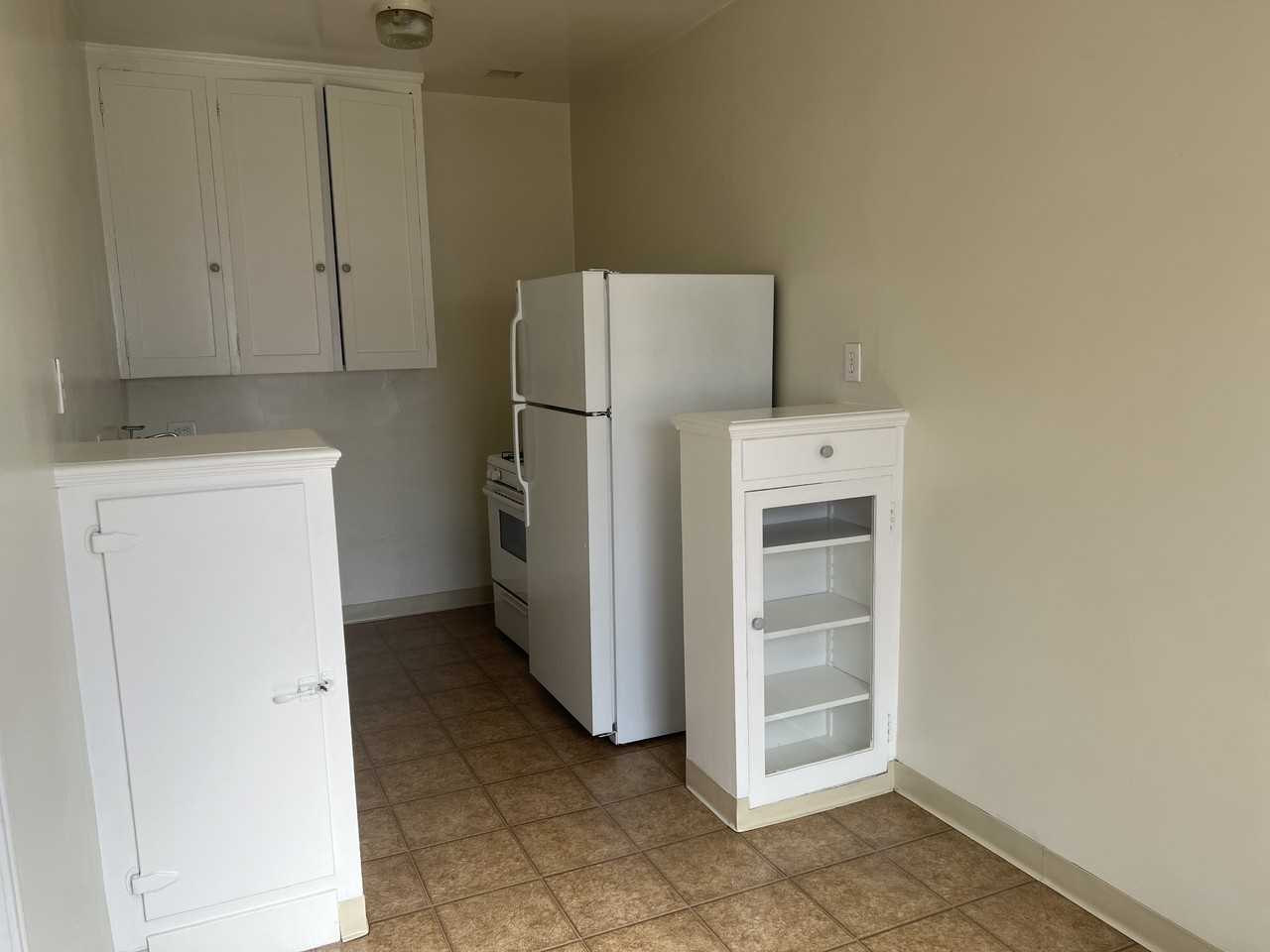 748 Lincoln Ave #21 - Photo 3 of 11