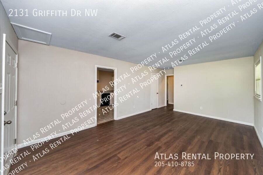 2131 Griffith Dr Nw - Photo 4 of 18
