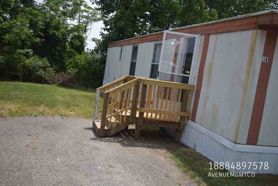 715 23rd St Nw #14 - Photo 3 of 19