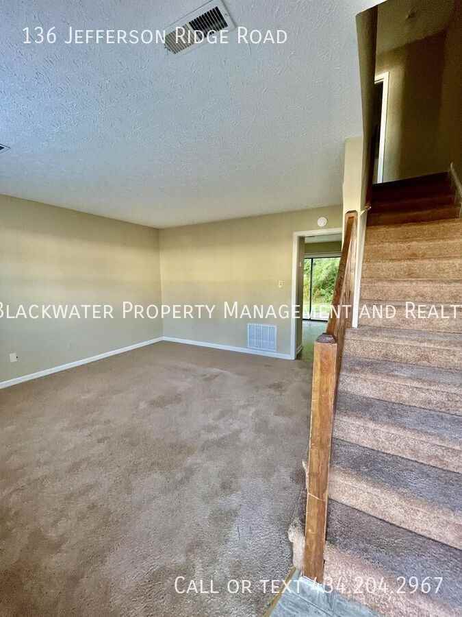 136 Jefferson Ridge Rd - Photo 2 of 20