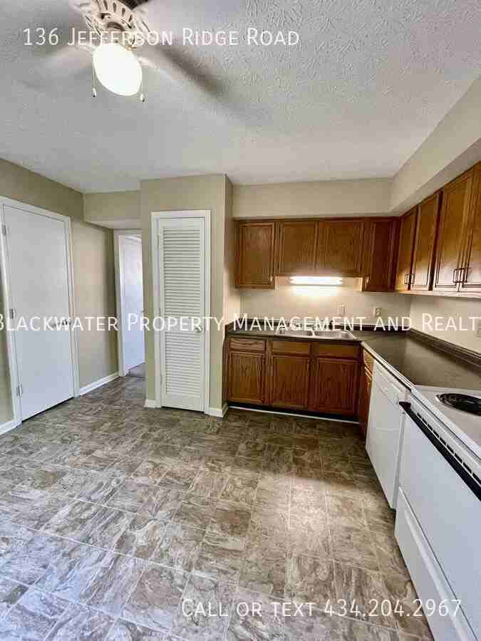 136 Jefferson Ridge Rd - Photo 6 of 20