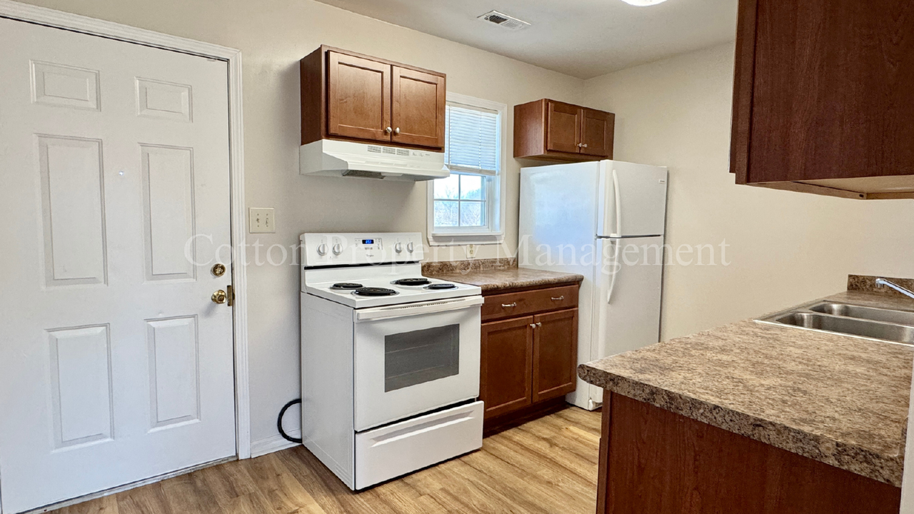 315 S Dudley St #2 - Photo 3 of 18