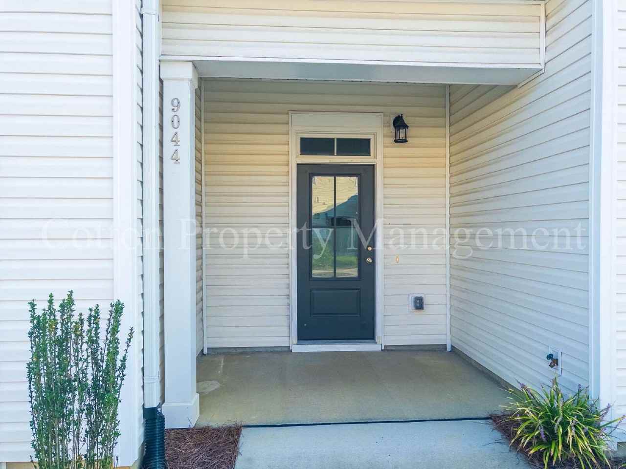 9044 Laurel Bay Ln - Photo 3 of 44
