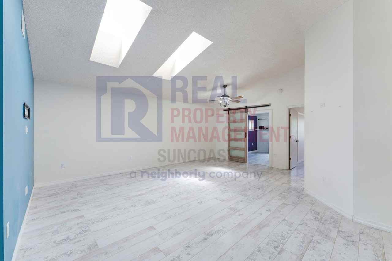 4005 38th St W - Photo 5 of 30