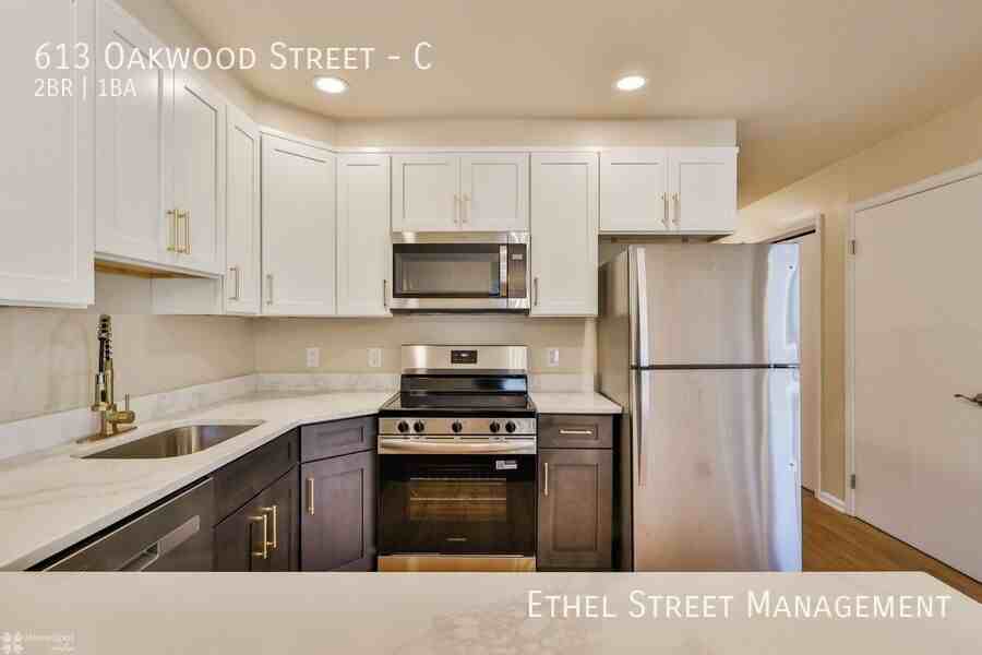 613 Oakwood St #C - Photo 2 of 13