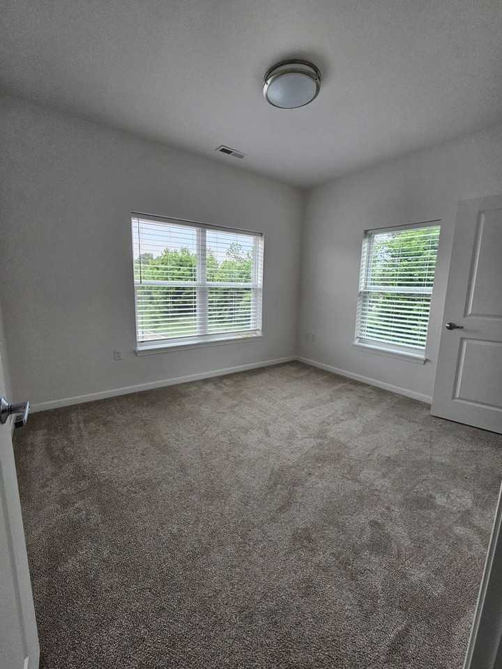 Hidden Creek Apartments - Photo 7 of 22