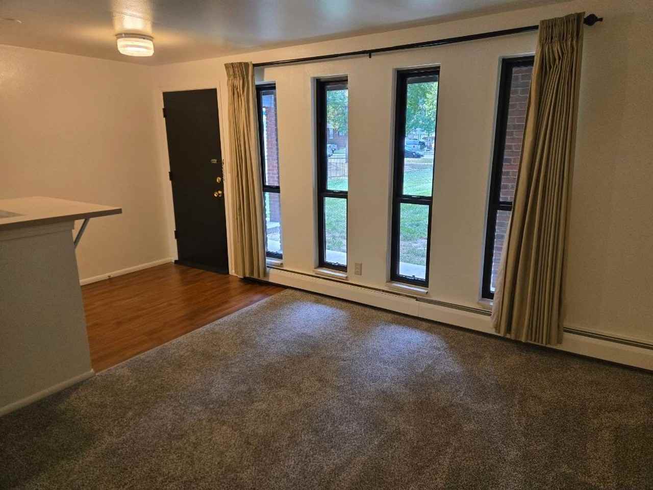 418 Emery St - Photo 2 of 18
