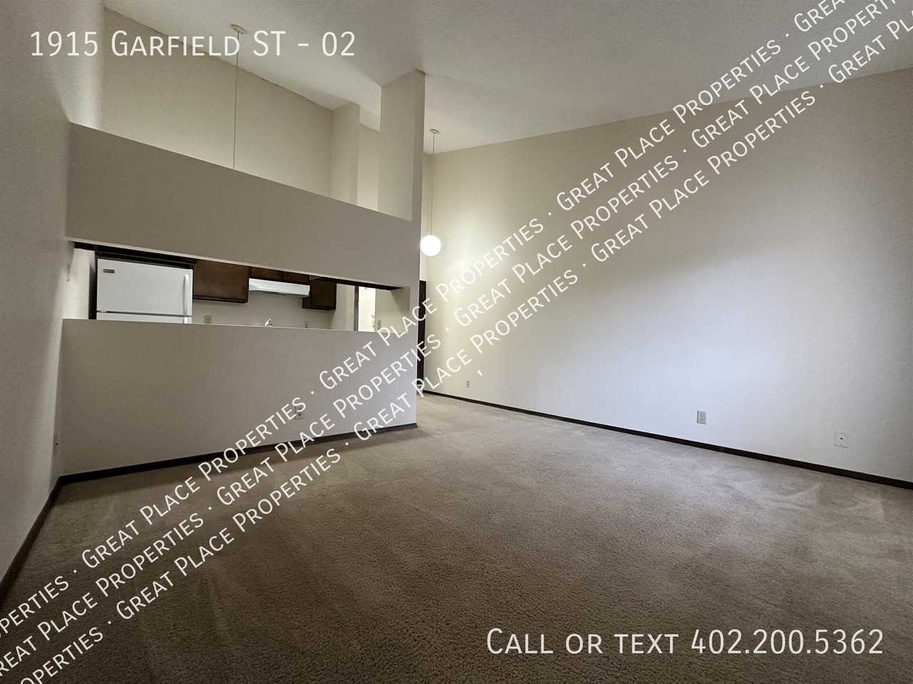 1915 Garfield St #02 - Photo 7 of 14