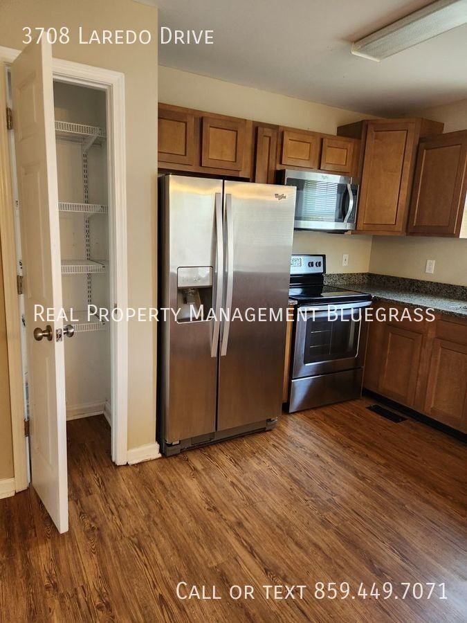 3708 Laredo Dr - Photo 3 of 14