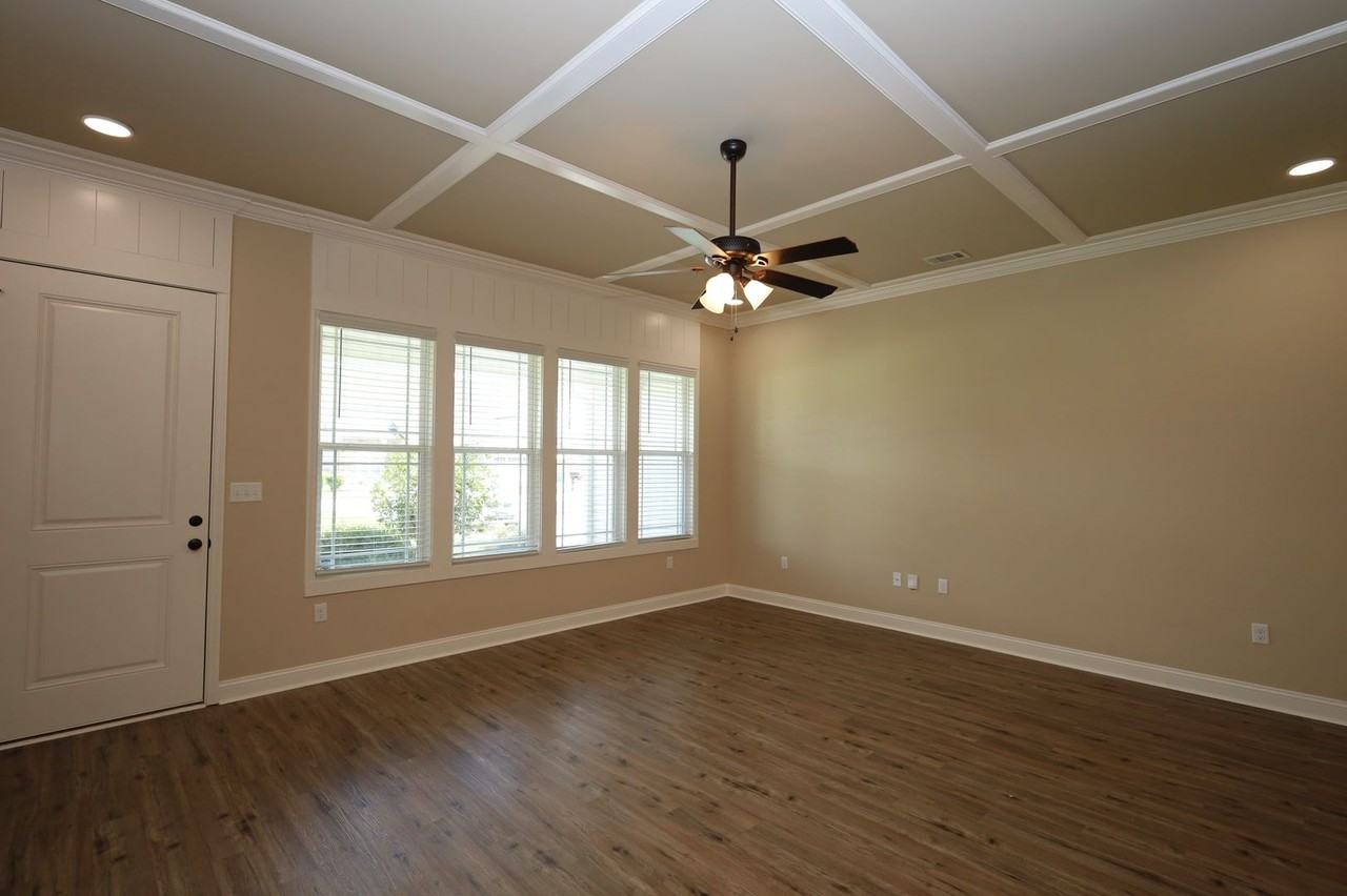 3905 Crusader Ct - Photo 2 of 32
