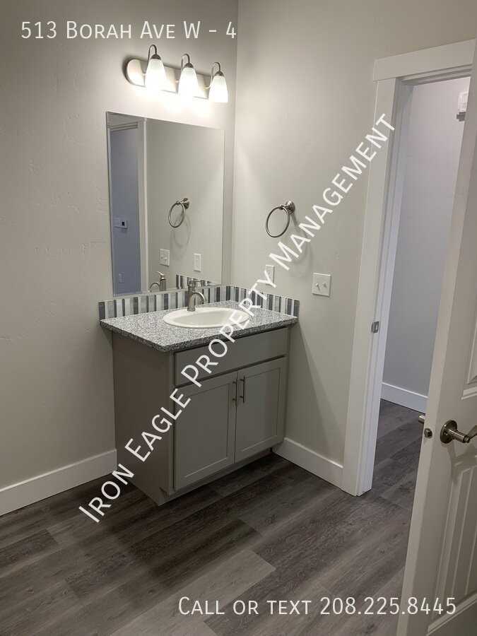 513 Borah Ave W #4 - Photo 6 of 19