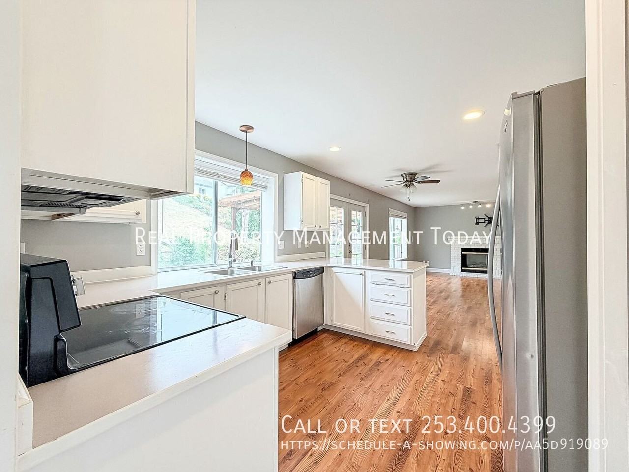 4914 Norpoint Way Ne - Photo 4 of 27