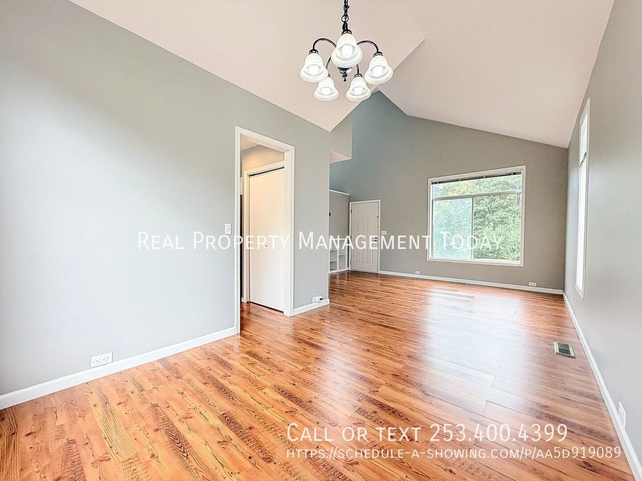 4914 Norpoint Way Ne - Photo 6 of 27