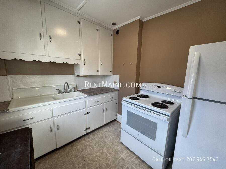 28 Pleasant St #2F - Photo 2 of 8