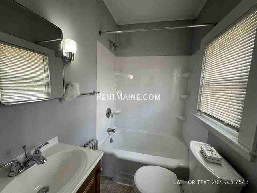 28 Pleasant St #2F - Photo 7 of 8